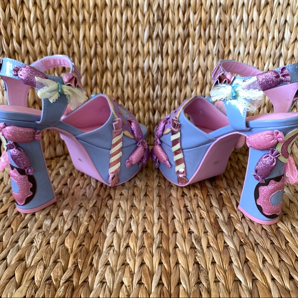 New Sugar Thrillz Beary Sweet Platform Sandals - Picture 4 of 6